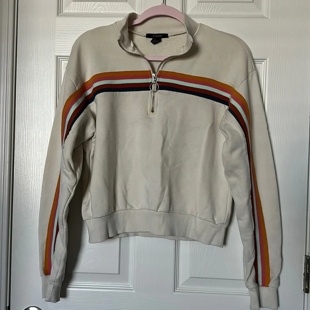 Forever 21 sweatshirt - Picture 2 of 5